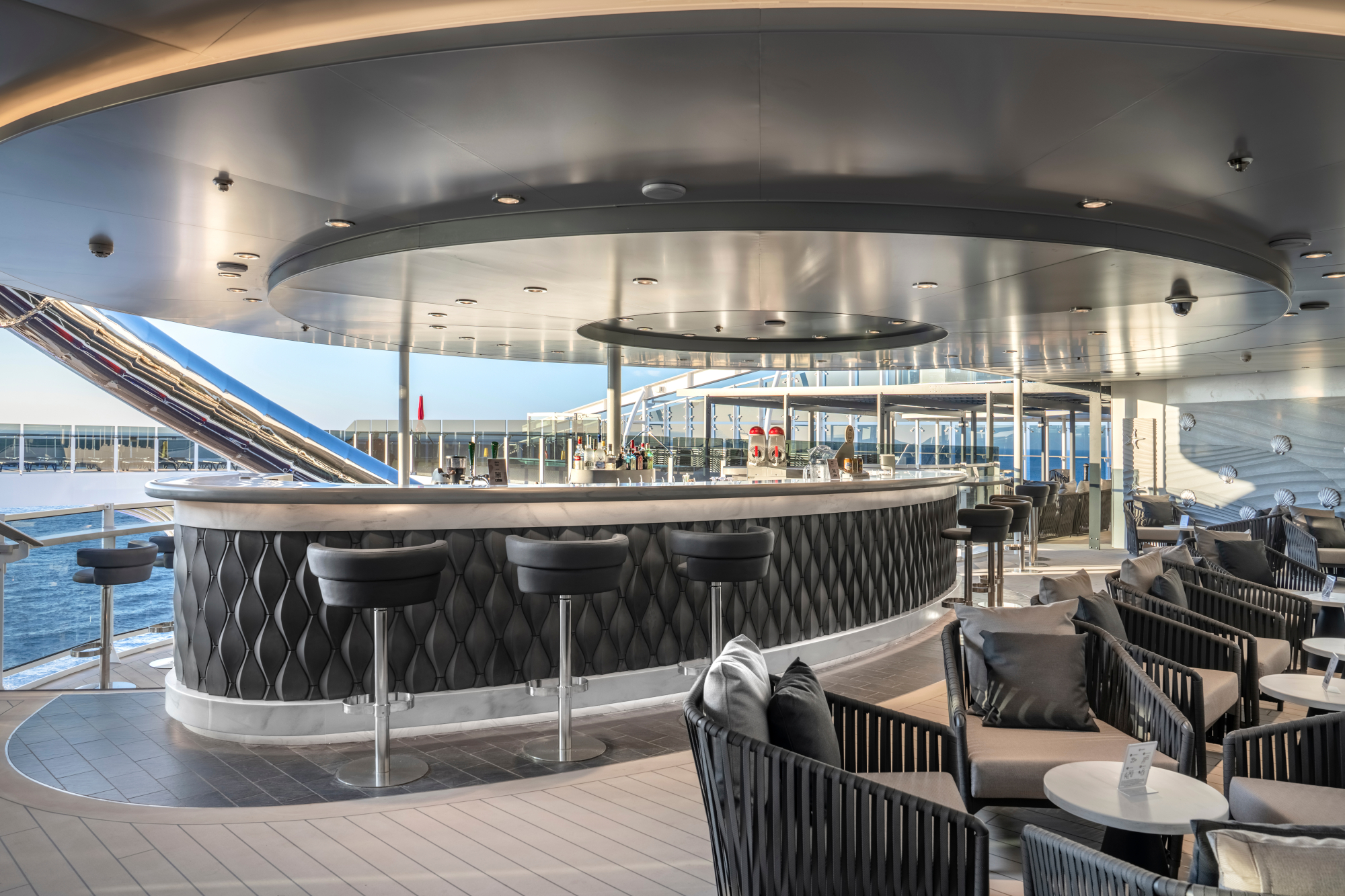 MyCruise MSC World-America Offentlige-arealer Barer-lounger-atrium10